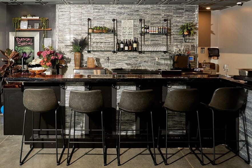 More Photos Of 3529 Fruitvale Ave, Oakland Light Manufacturing For Sale