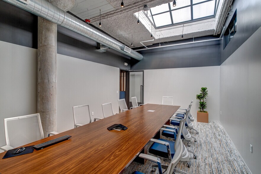 More Photos Of 2301 Commerce St, Houston Loft Creative Space For Lease