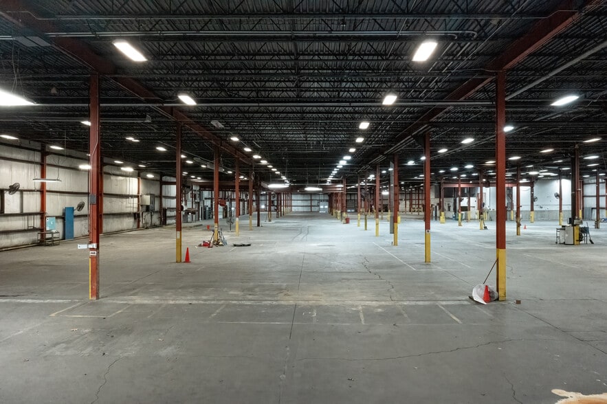 More Photos Of 111 Mosher St, Holyoke Warehouse For Lease
