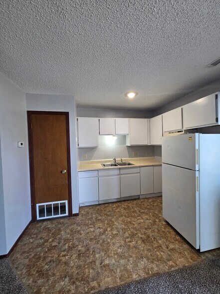 More Photos Of 1322 S Vine St, Wichita Apartments For Sale