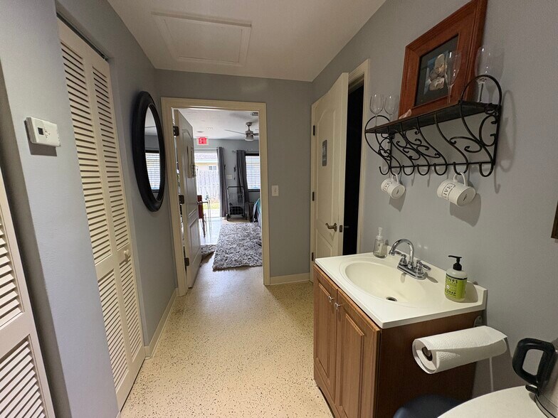 More Photos Of 1542 Guava Ave, Melbourne General Retail For Lease