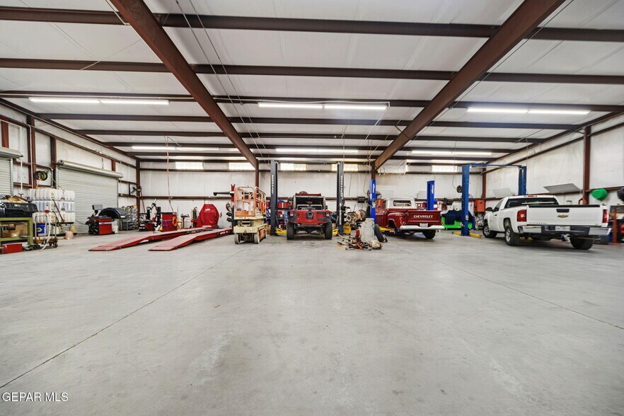 More Photos Of 5368 Doniphan Dr, El Paso Service For Sale
