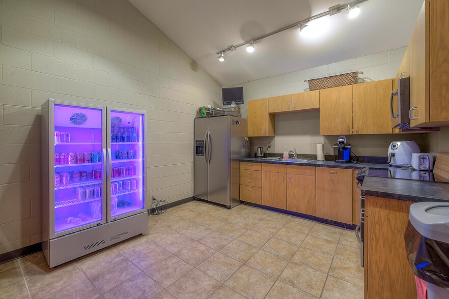 More Photos Of 8880 Ballentine St, Overland Park Office For Sale