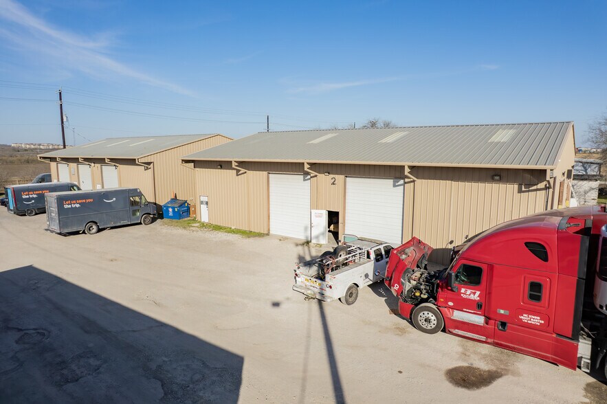 More Photos Of 9092 Green Rd, Converse Unknown For Lease