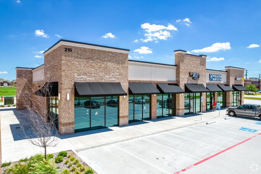 More Photos Of 210-260 N Coit Rd, McKinney Storefront Retail Office For Lease
