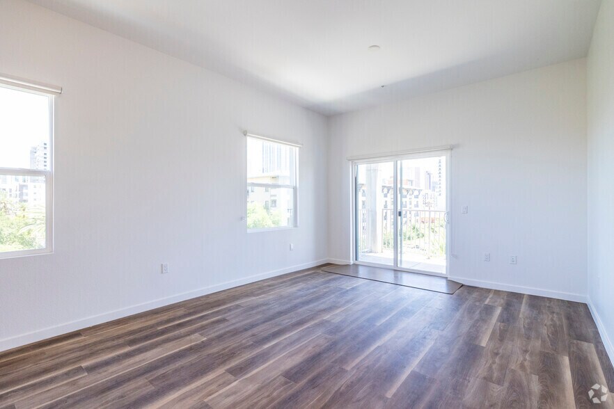 More Photos Of 301 W Roosevelt St, Phoenix Apartments For Lease