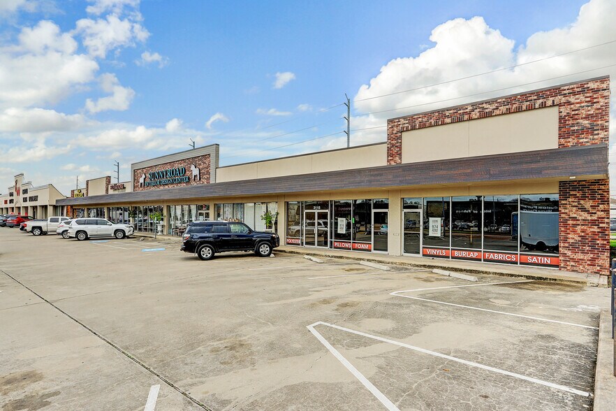 More Photos Of 3111 Fondren, Houston Unknown For Lease