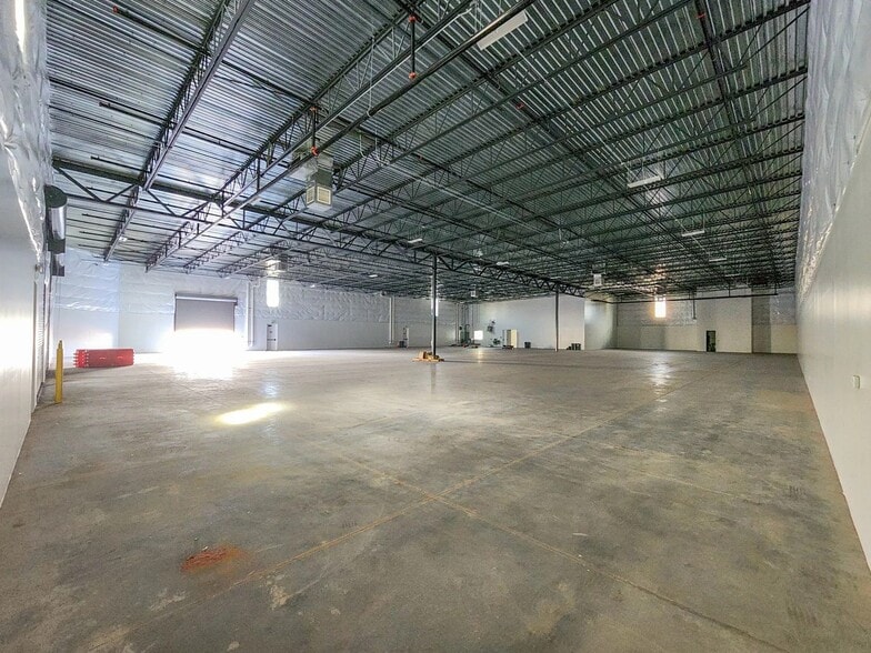 More Photos Of 350 S Hamilton Ct, Gilbert Warehouse For Lease