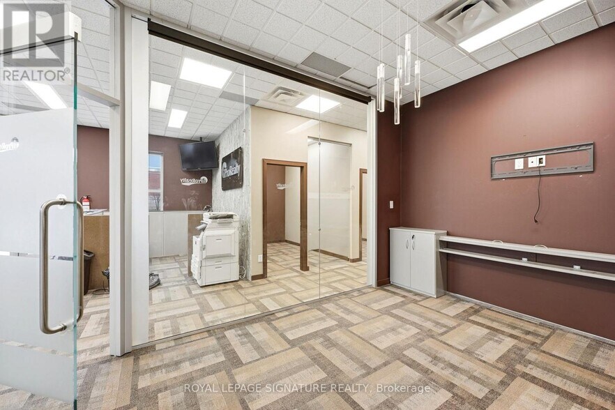 More Photos Of 158 Guelph St, Halton Hills Freestanding For Lease