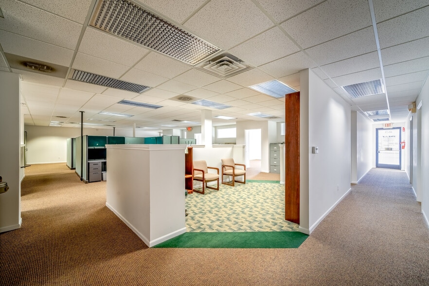 More Photos Of 4615-4621 S Wayne Rd, Wayne Storefront For Sale