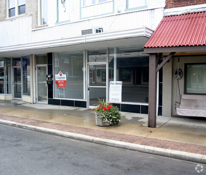 More Photos Of 305 Main St, Sheridan Storefront Retail Residential For Lease
