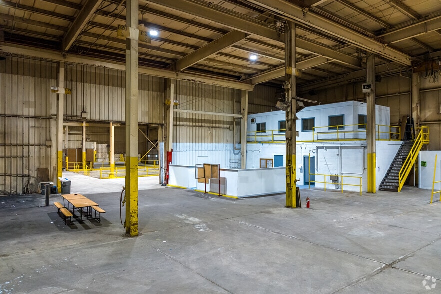 More Photos Of 7900 W Tower Ave, Milwaukee Manufacturing For Sale