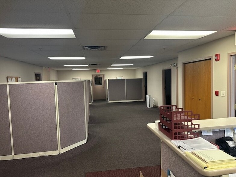 More Photos Of 290 Industrial Dr, Wauconda Warehouse For Sale