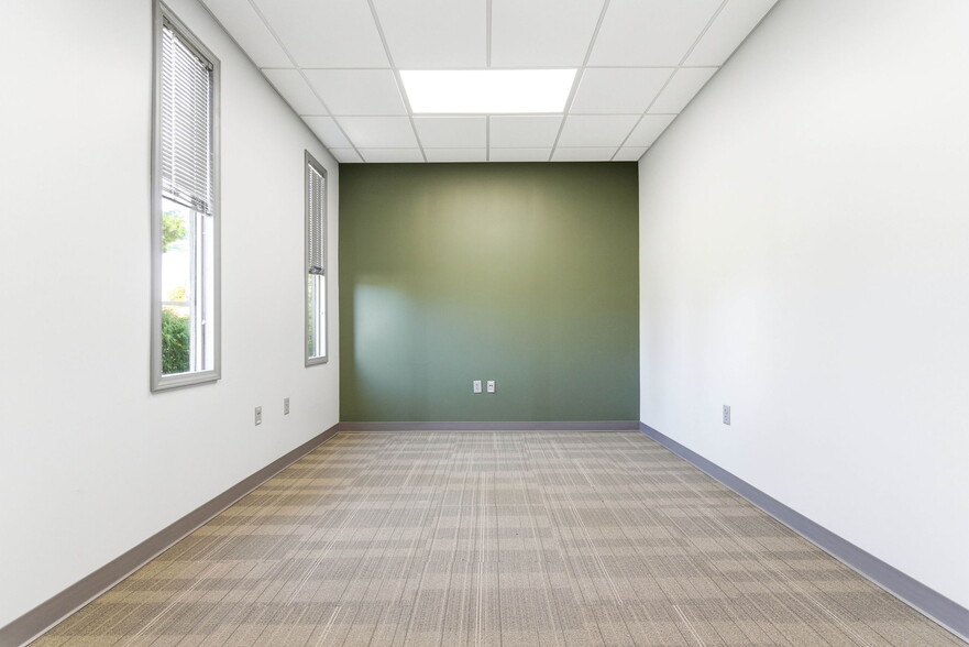 More Photos Of 13720 Aiken Rd, Louisville Warehouse For Sale