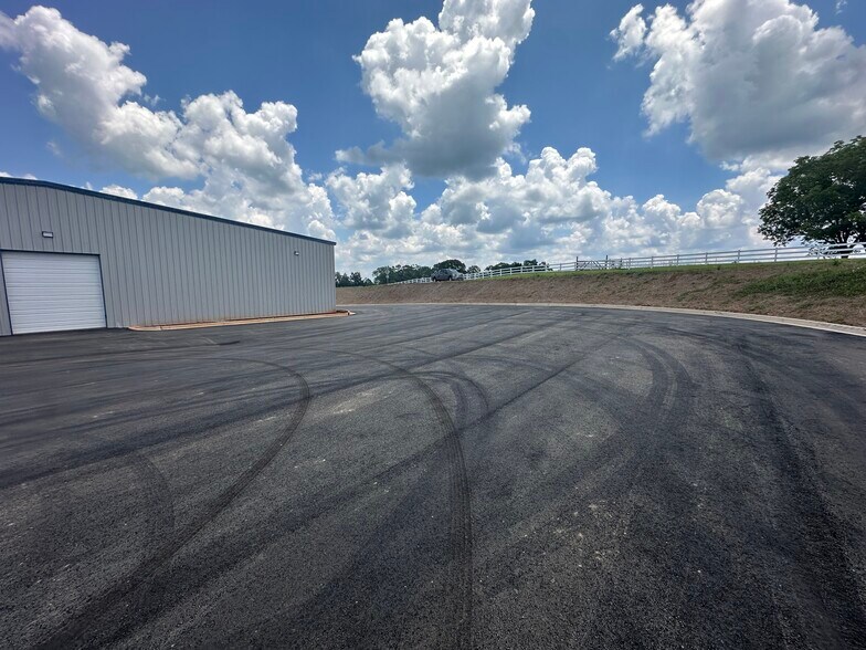 More Photos Of 130 Farrs Rd, Easley Manufacturing For Lease