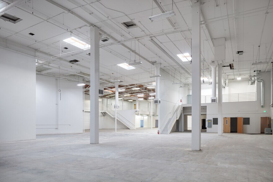 More Photos Of 2651 La Mirada Dr, Vista Light Manufacturing For Lease