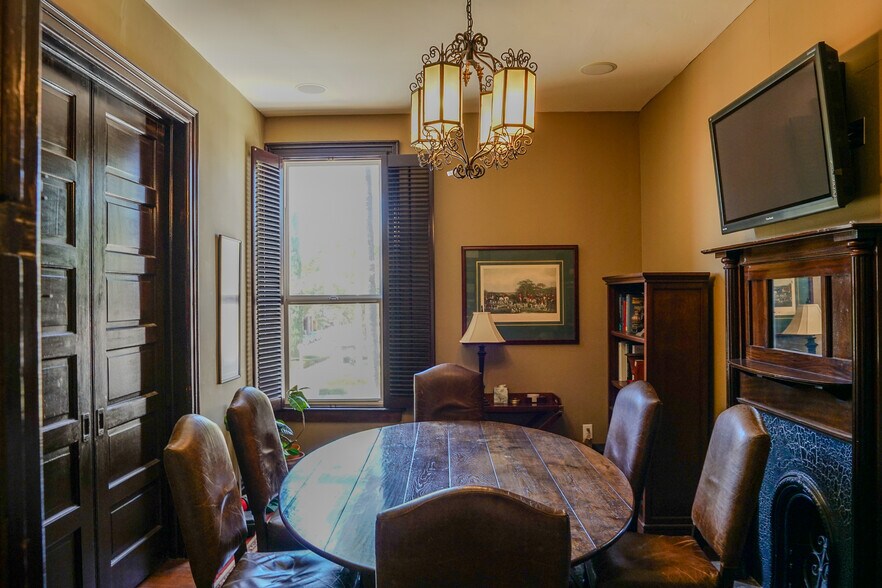 More Photos Of 26 Plaza Sq, Orange General Retail For Sale