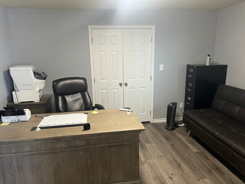 More Photos Of 3705 San Antonio St, Austin Warehouse For Lease