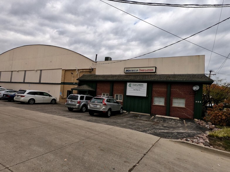 More Photos Of 400 Anthony Trl, Northbrook Warehouse For Lease