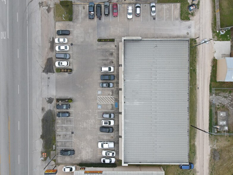 More Photos Of 5042 Avenue H, Rosenberg Storefront For Sale