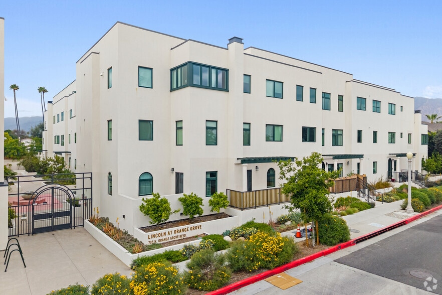 More Photos Of 735 N Orange Blvd, Pasadena Apartments For Sale