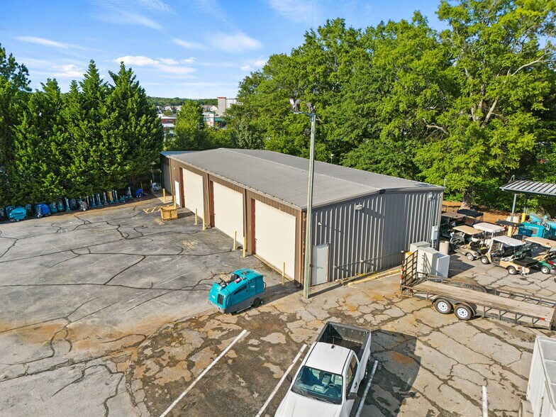 More Photos Of 127 Tanner Rd, Greenville Flex For Lease