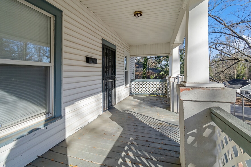 More Photos Of 960 Curry Pl, Macon-Bibb Healthcare For Sale