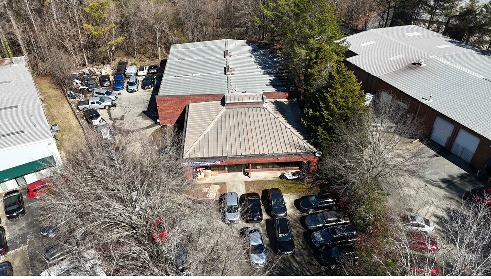 More Photos Of 255 Buxton Ct, Lilburn Industrial For Sale