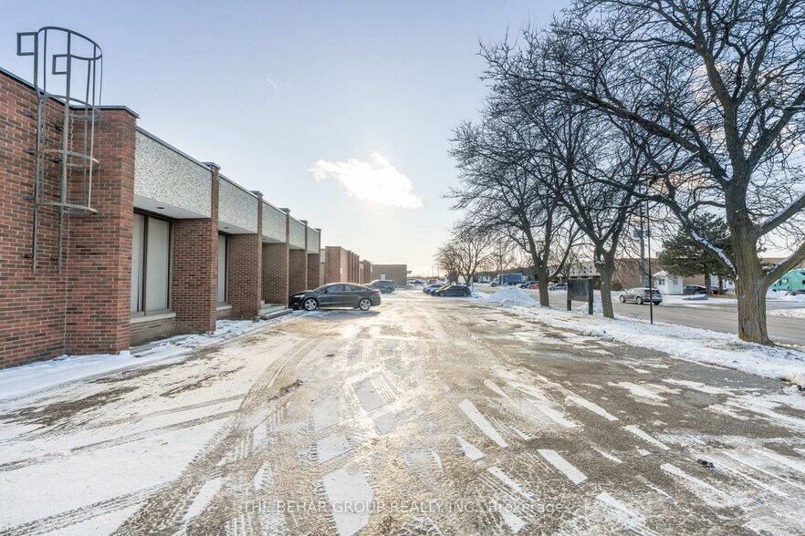 More Photos Of 1740 Sismet Rd, Mississauga Manufacturing For Sale