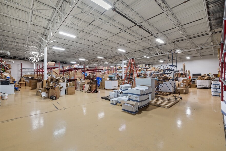 More Photos Of 1 Hedstrom Dr, Ashland Warehouse For Lease