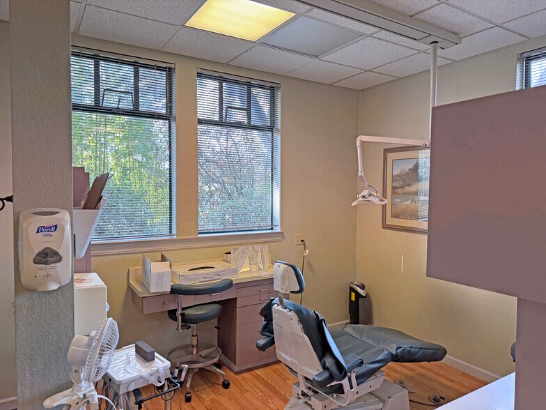 More Photos Of 418 Aviation Blvd, Santa Rosa Medical For Sale