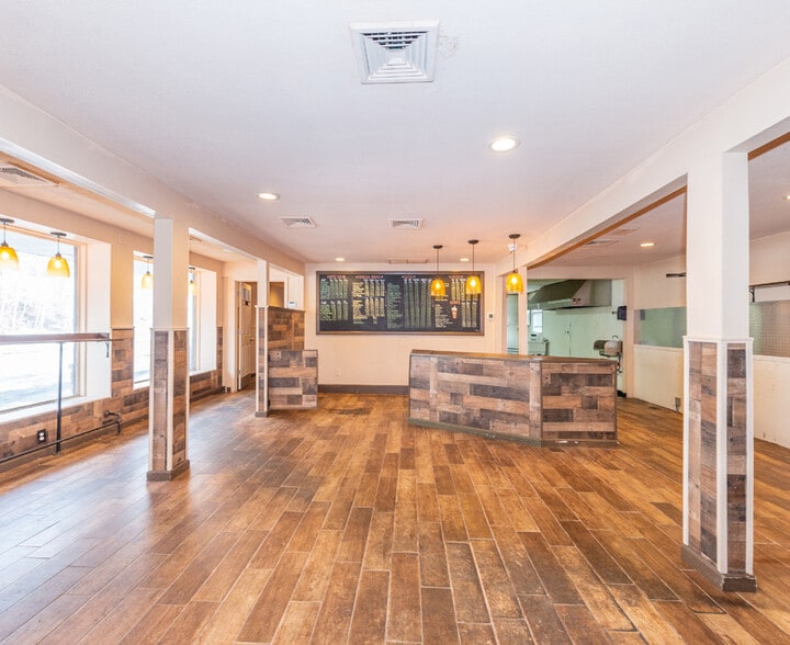 More Photos Of 217-219 Hamburg Tpke, Bloomingdale Freestanding For Sale