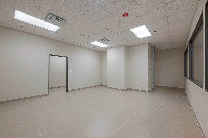 More Photos Of 11820 S Sam Houston Pkwy W, Houston Warehouse For Sale