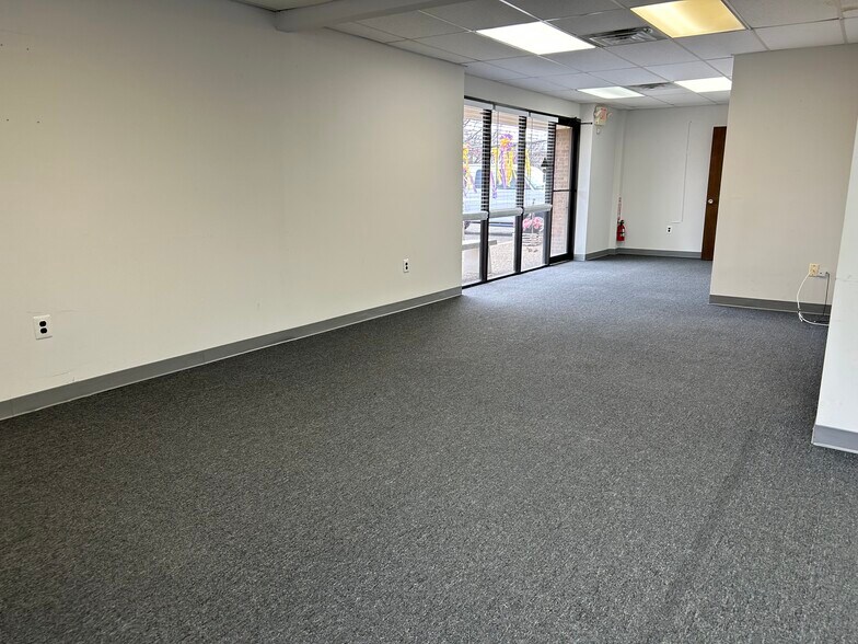 More Photos Of 7905 Browning Rd, Pennsauken Unknown For Lease