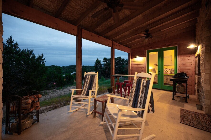 More Photos Of 7400 McGregor Ln, Dripping Springs Hotel For Sale