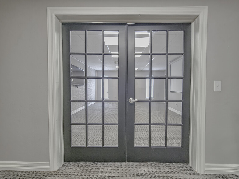 More Photos Of 6001 Nw Expressway, Oklahoma City Office For Sale