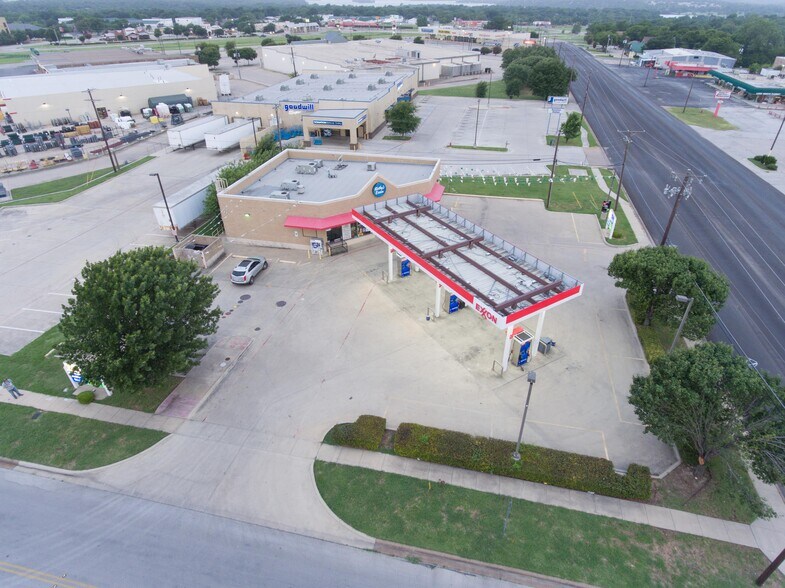 More Photos Of 6597 Azle Ave, Lake Worth Service Station For Sale