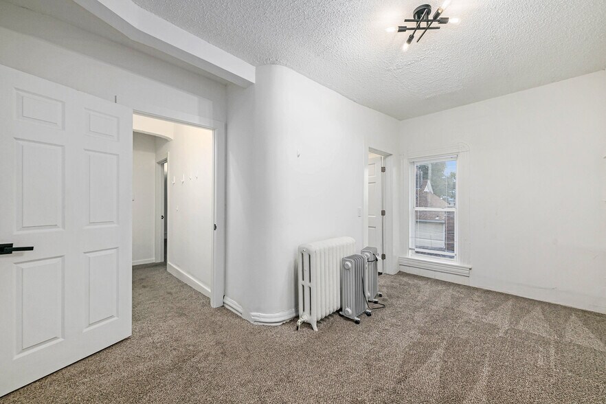 More Photos Of 2501 Poppleton Ave, Omaha Apartments For Sale