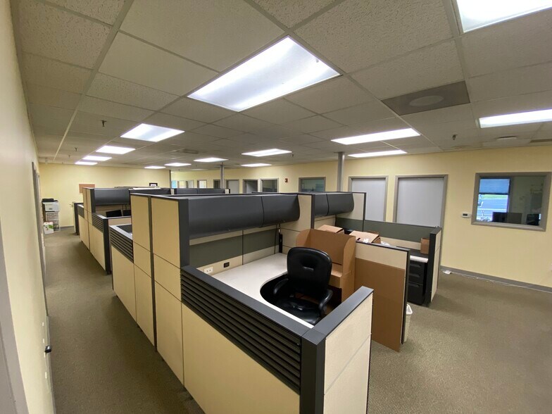 More Photos Of 3156 N Valley Pike, Harrisonburg Office For Lease