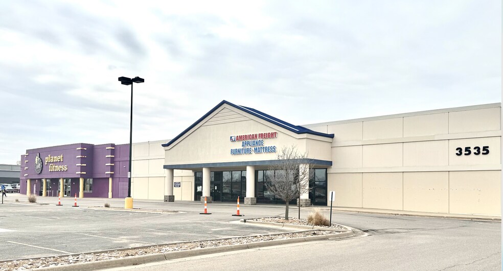 Primary Photo Of 3535 N Rock Rd, Wichita Freestanding For Lease