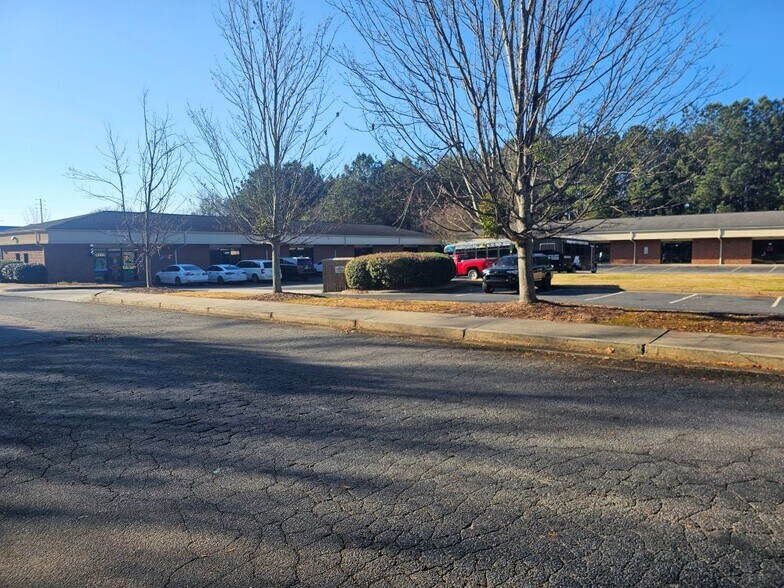 Primary Photo Of 5509 Radford Rd, Flowery Branch Office For Sale