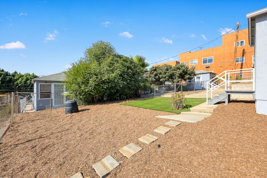 More Photos Of 6011 Pine Crest Dr, Los Angeles Multifamily For Sale