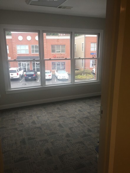 More Photos Of 955 W Wade Hampton Blvd, Greer Office For Lease