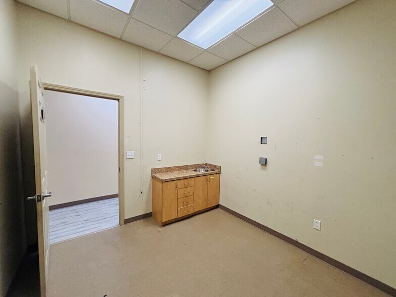 More Photos Of 7601 W Sam Houston S, Houston Storefront For Sale