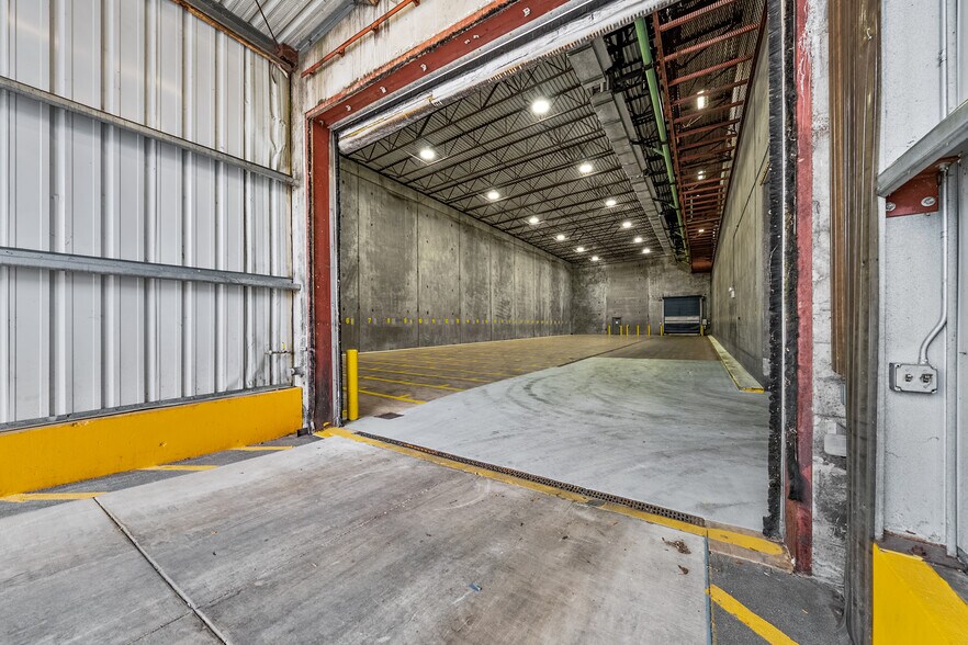 More Photos Of 661 S Fir St, Medford Refrigeration Cold Storage For Lease