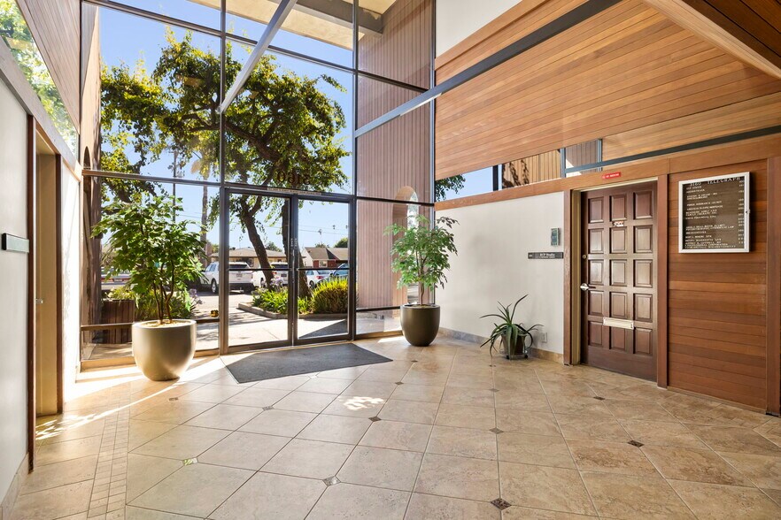 More Photos Of 3160 Telegraph Rd, Ventura Office For Lease