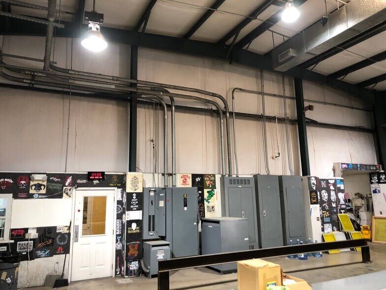 More Photos Of 302 Alabama St, Auburn Flex For Lease