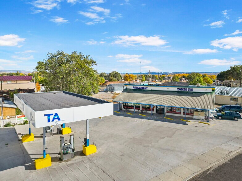 More Photos Of 10 E Main St, Castle Dale Convenience Store For Sale