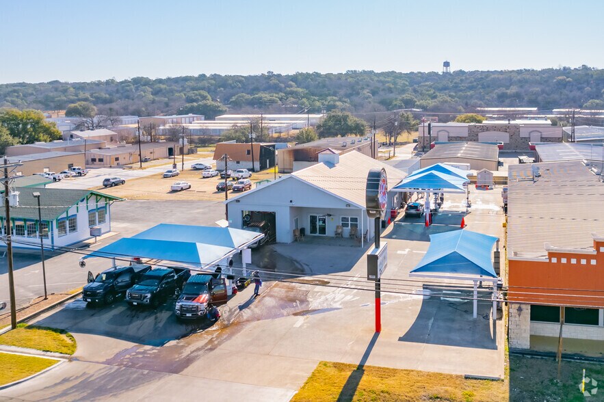 More Photos Of 2605 281, Marble Falls Carwash For Sale