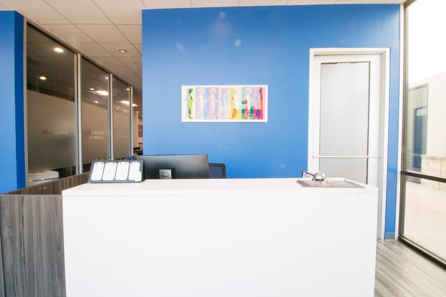 More Photos Of 350-400 Promenade Way, Sugar Land Unknown For Lease